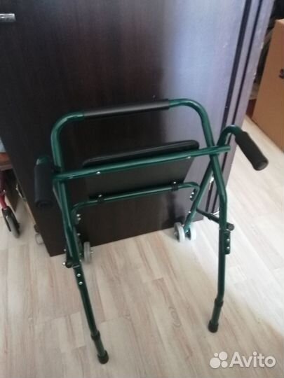 Ходунки на колесах с сиденьем