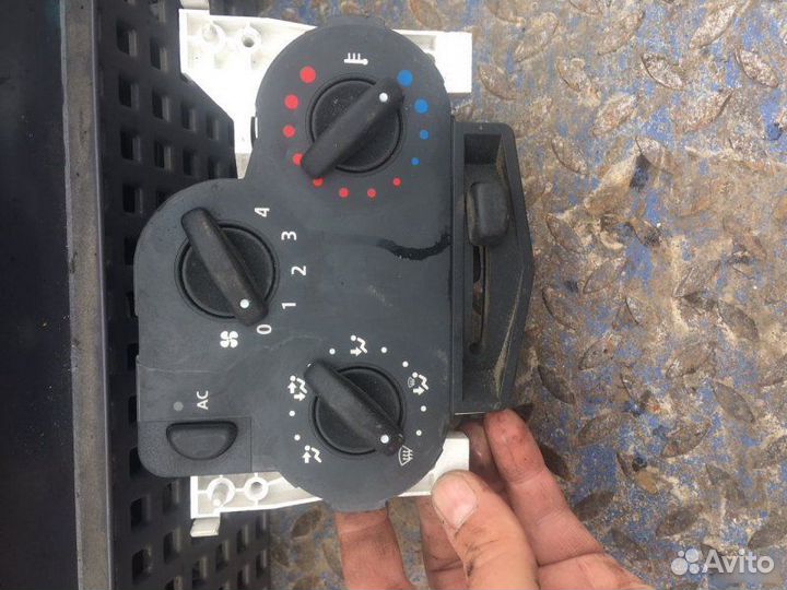 Блок управления печкой Renault Logan