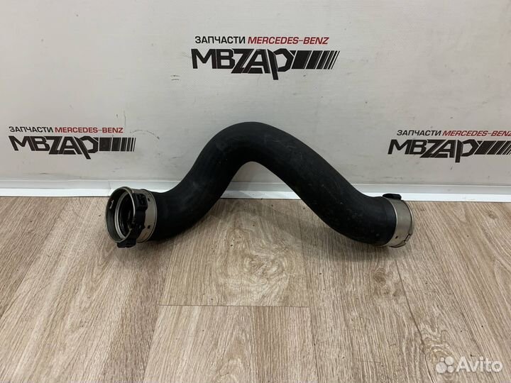 Патрубок интеркулера левый Mercedes w204 C 204