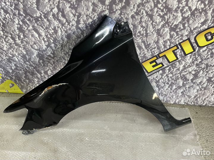 Крыло переднее левое Toyota Corolla E150 Королла