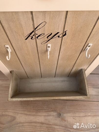 Ключница настенная с лотком для мелочей