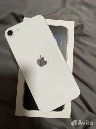 iPhone SE, 64 ГБ