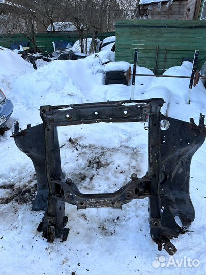 Передняя часть кузова на 126 Мерседес