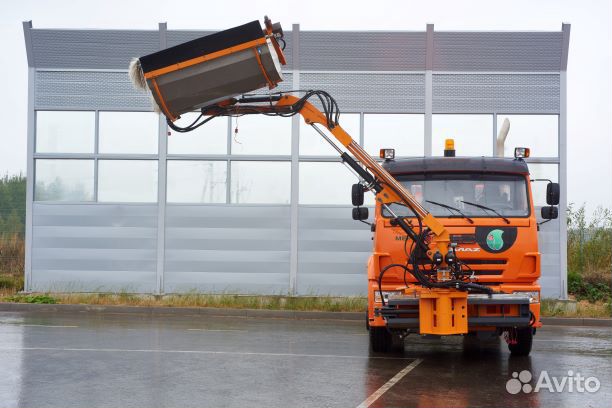 Дорожная машина для мойки шумозащитных экранов