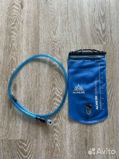 Гидратор, носимая емкость для питьевой воды