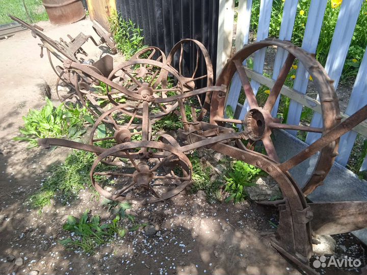 Плуг, колесо, ручной рига, советский арт-обект