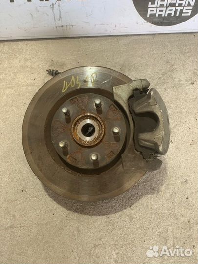 Кулак поворотный передний правый Mitsubishi