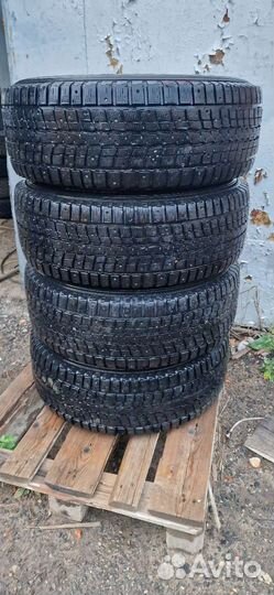 Dunlop SP Winter Ice 01 265/65 R17