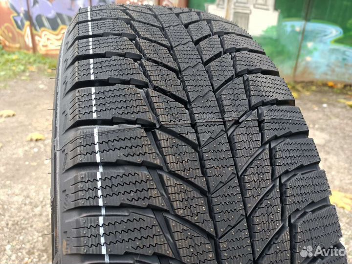 Triangle PL01 215/55 R18 99R