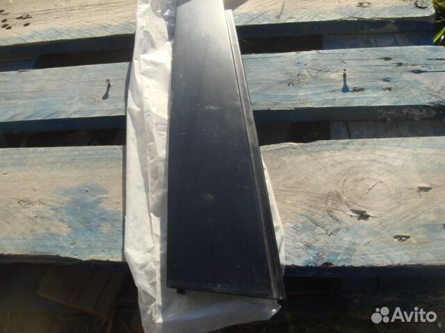 Фольцваген Джетта Накладка двери зад право 11-нв