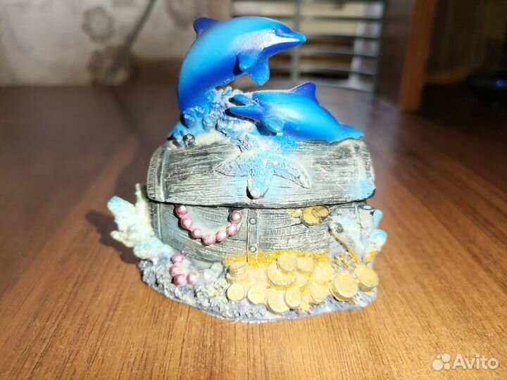 Шкатулка дельфины