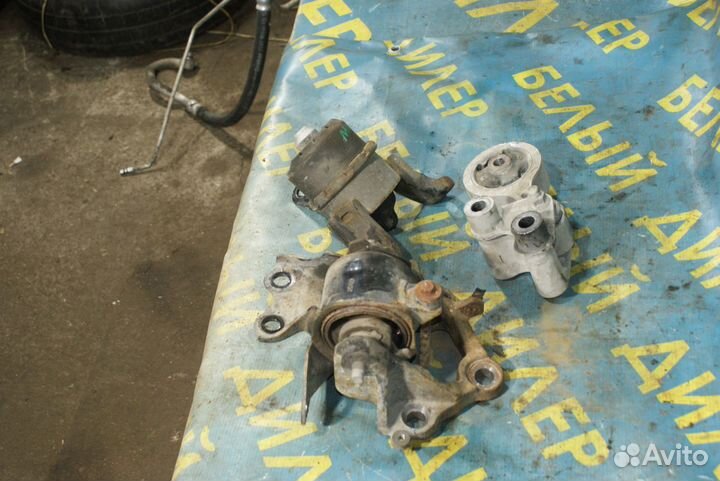 Кронштейн опора двс кпп Mazda 6 GH