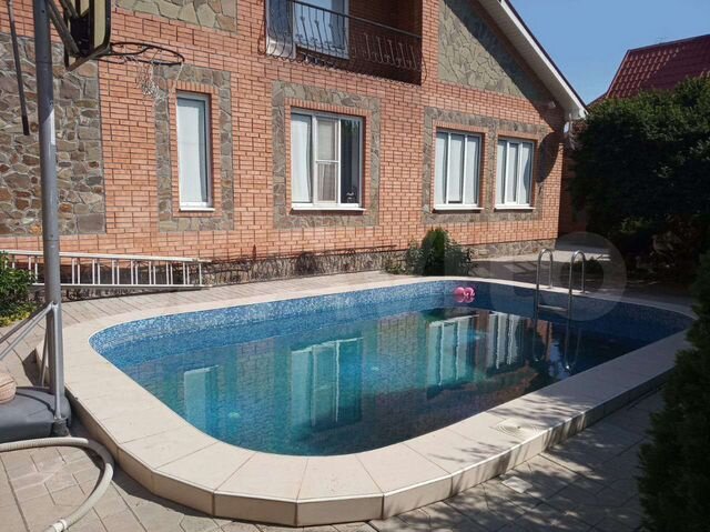 Дом 264 м² на участке 6,3 сот.