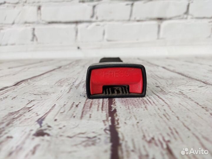 Фиксатор (замок) ремня безопасности задний 2110