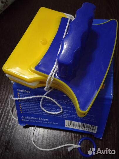 Магнитная щетка для мытья окон