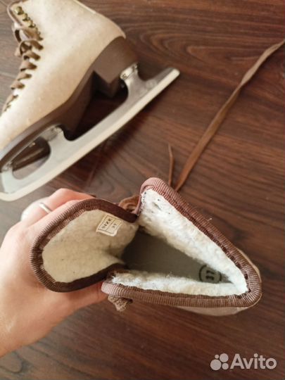 Коньки с мехом 37р