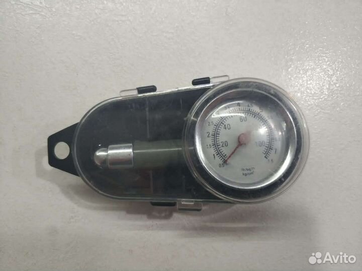 Манометр для измерения давления в шинах