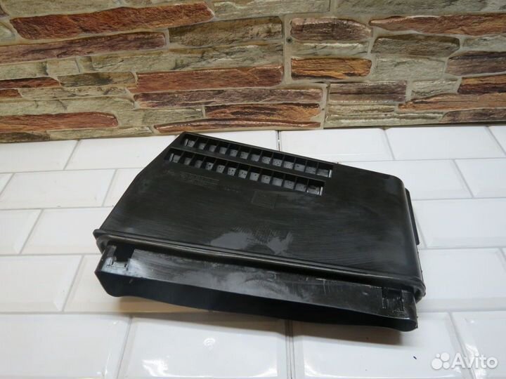 Клапан вентиляционный правый Range Rover 3 Vogue