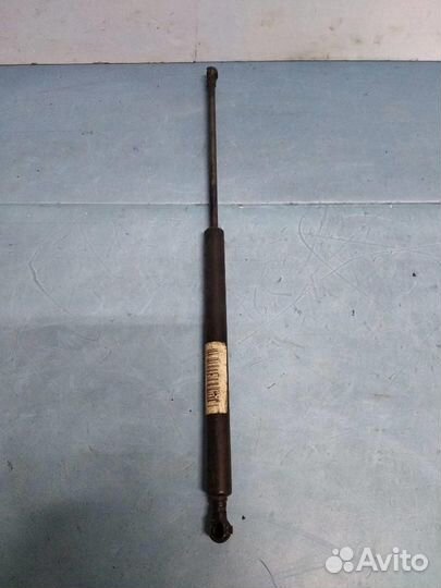 Амортизатор двери багажника 1j6827550