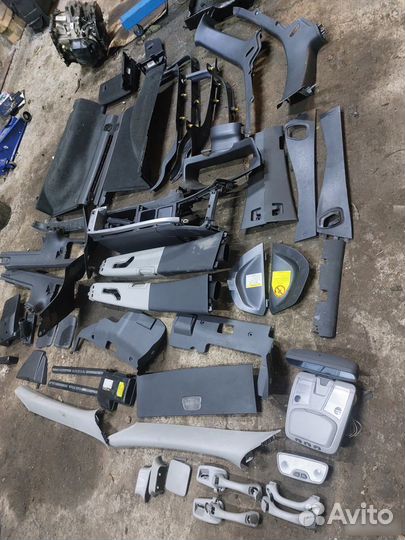 Пластик салона Volvo XC70