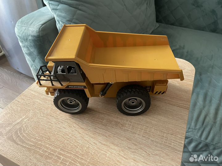 Грузовик на пульте управления