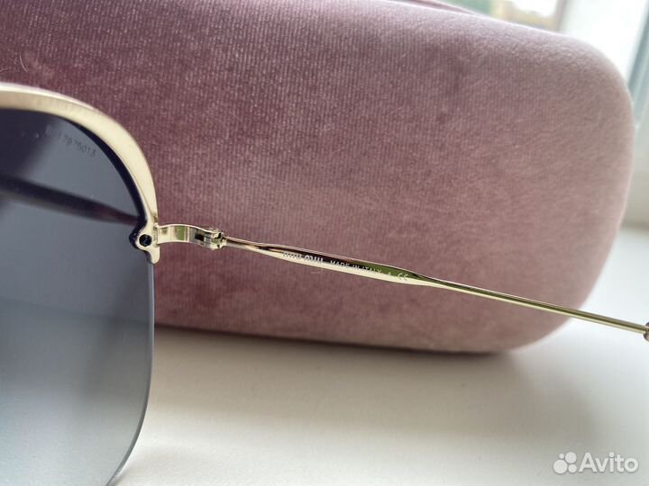 Солнцезащитные очки женские MIU-MIU