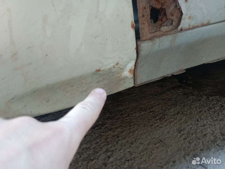 Крыло левое на Волгу 31105