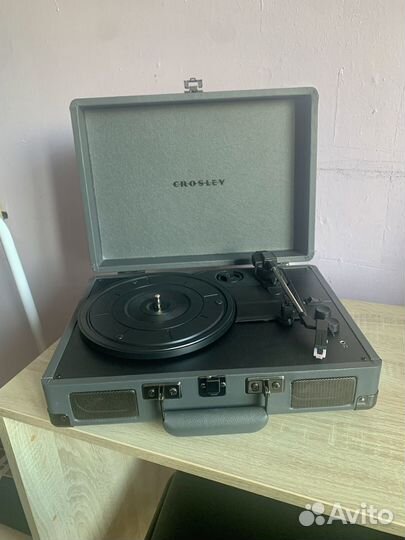 Виниловый проигрыватель crosley