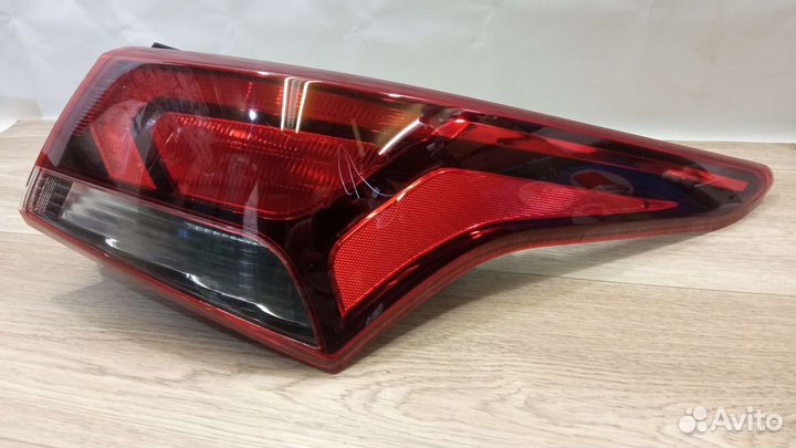 Фонарь задний правый наружный Hyundai solaris 2