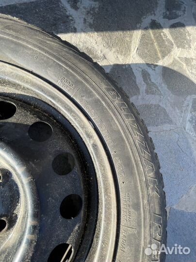 Bridgestone Blizzak RFT 205/60 R16 29
