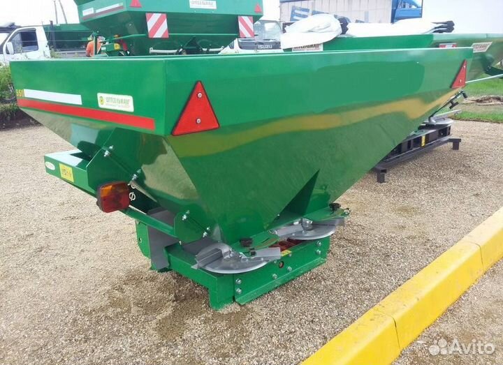 Разбрасыватель удобрений Оптсельмаш Фермер 900, 2023