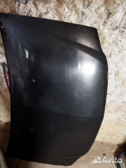 Продам капот LADA largus