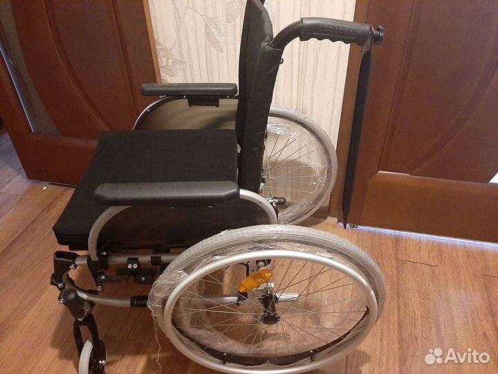 Продам инвалидную коляску