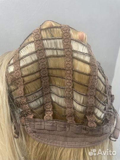 Парик блонд с челкой