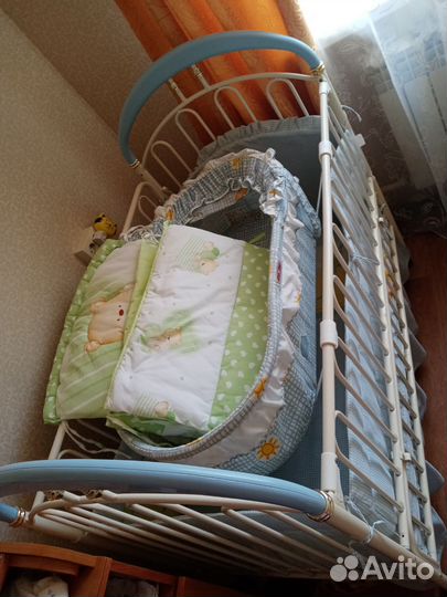 Детская кроватка