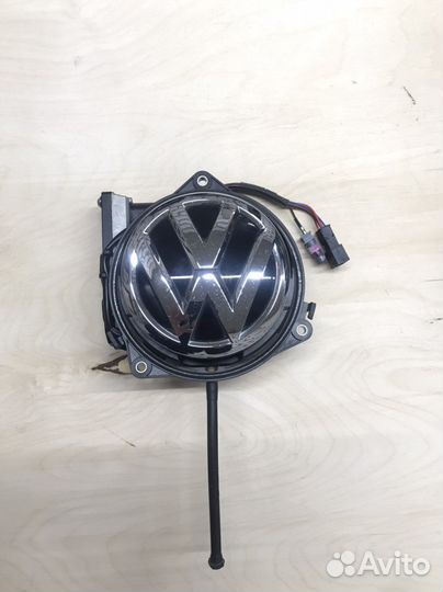 Камера заднего вида Passat B8