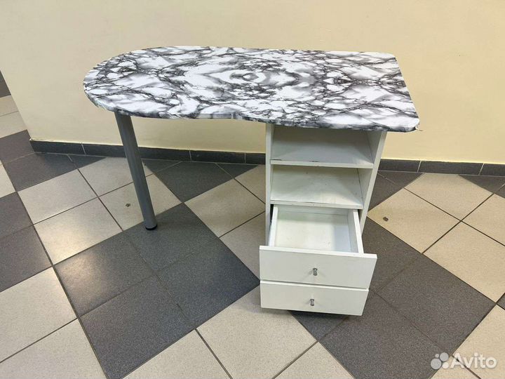 Столик для маникюра бу