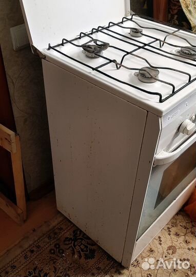 Продаю газовую плиту Гефест б/у