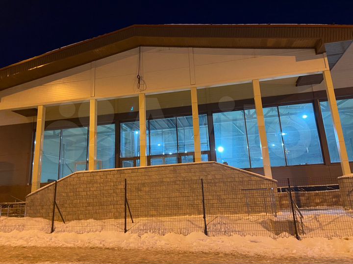 Первая линия под шоу-рум на Дыбенко