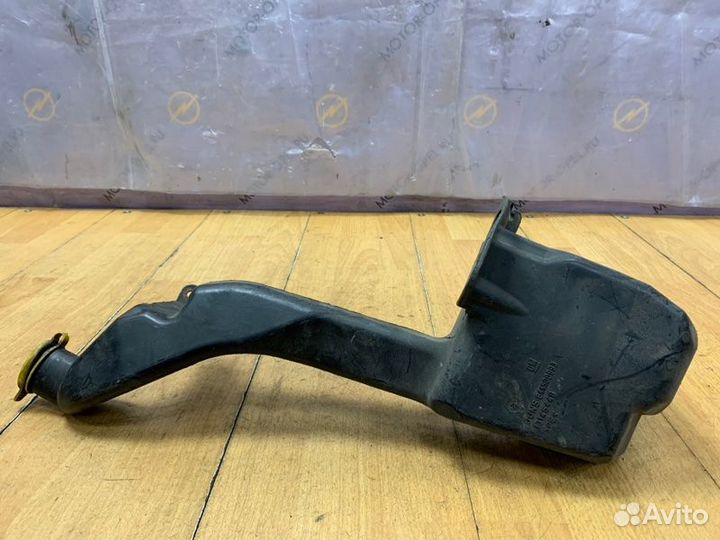 Бачок омывателя Opel Zafira B