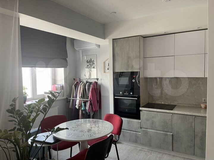 2-к. квартира, 60 м², 8/12 эт.