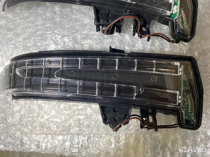 Поворотники на зеркала Mercedes W212