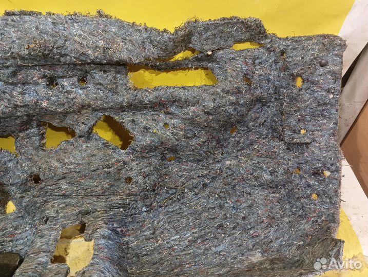 Шумоизоляция лобового щита Ford Fiesta 6 2008