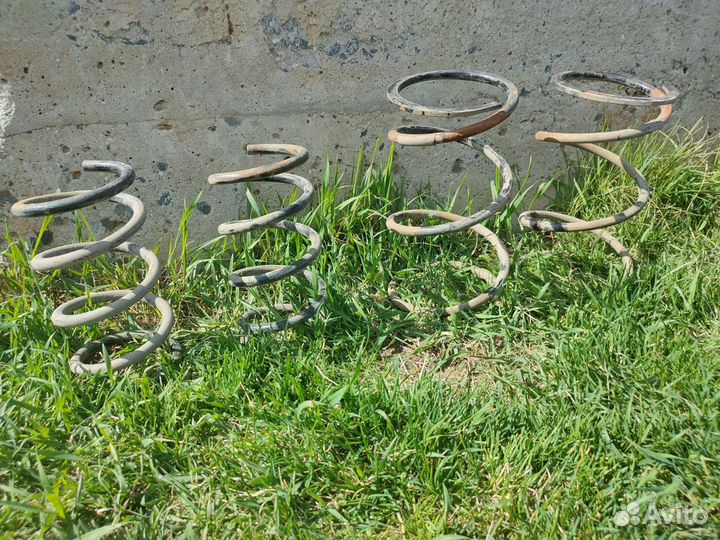 Комплект пружин на rav 4 sxa10 1996 год