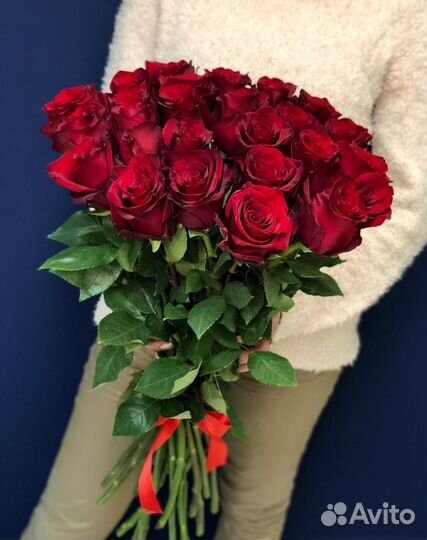 Букет из 25 красных роз Эквадор 60 см