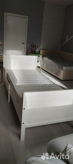 Кровать односпальная с матрасом IKEA sundvik