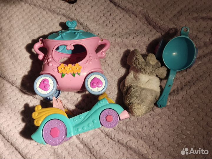 Куклы, киндеры, попрыгунчики