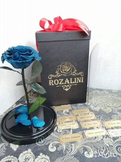 Роза в колбе(живая роза,простоит 5лет)