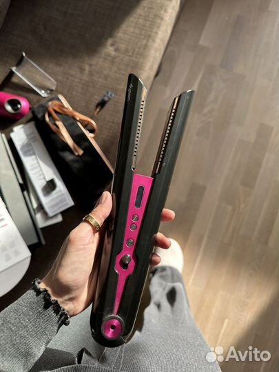 Выпрямитель Dyson для волос