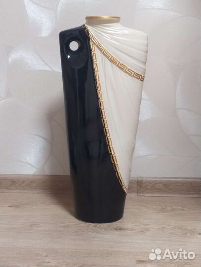 Напольная ваза